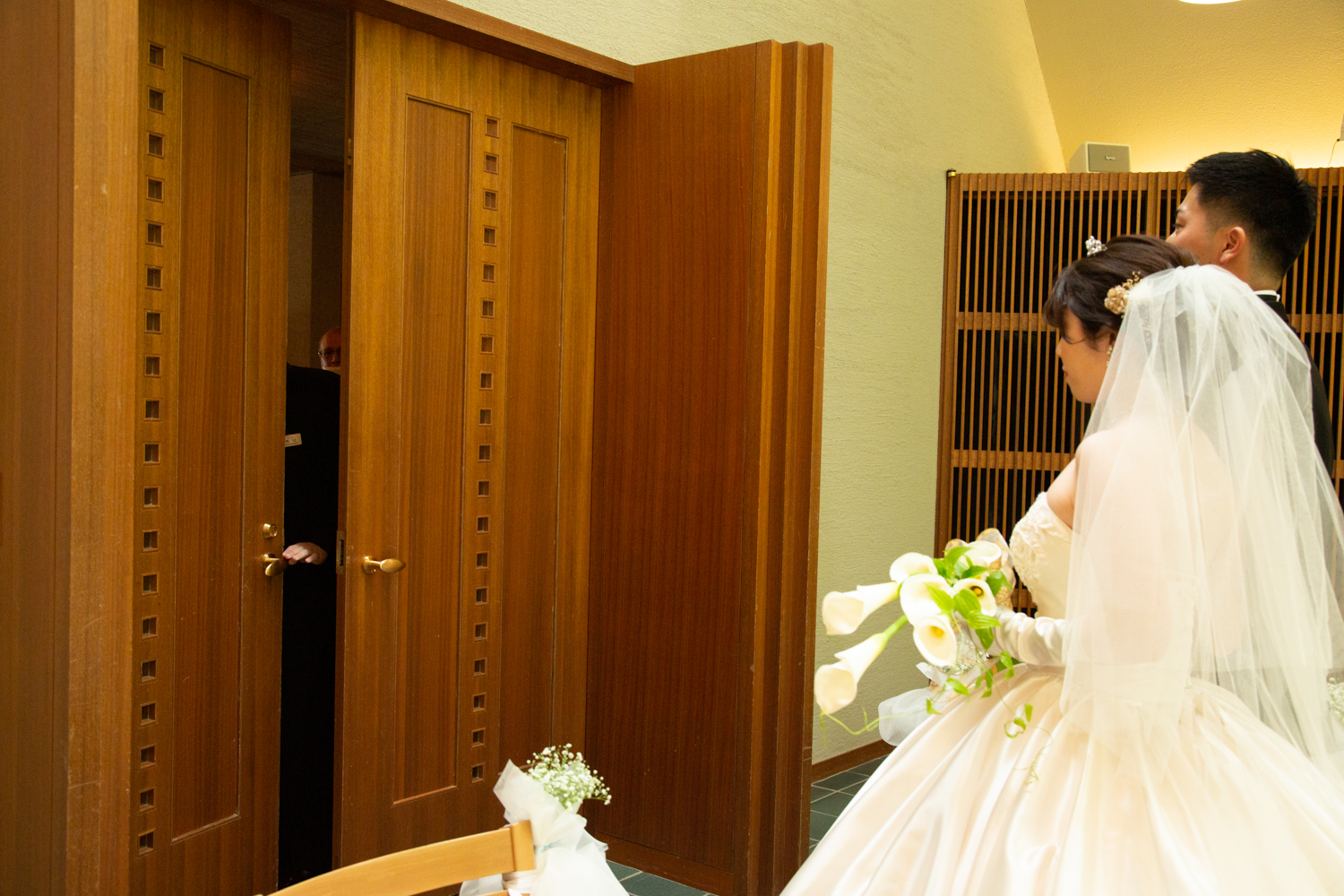 宮殿紫花嫁ディナー年次総会の主催者のウェディングドレス - スーツ
