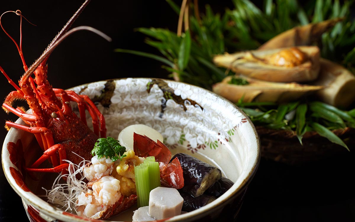 写真：伊勢海老を使ったお料理