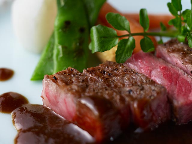 写真：但馬牛のステーキ