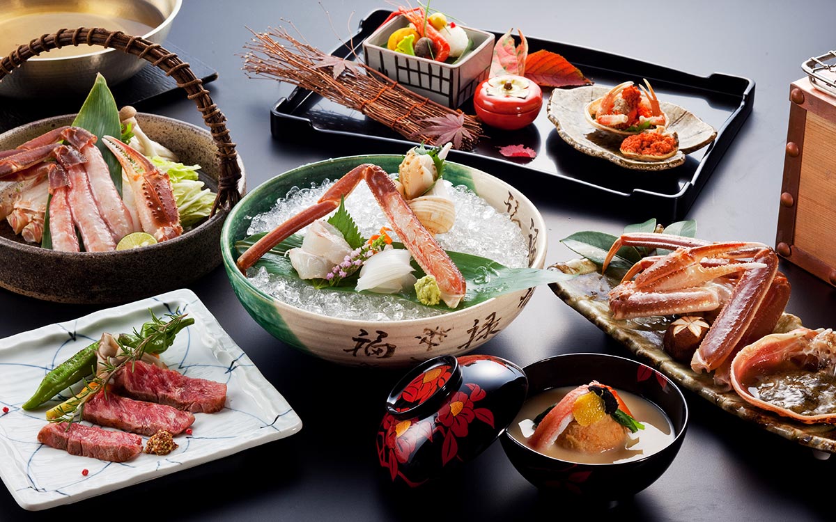 写真：松葉かにのお刺身や汁物、ステーキなど