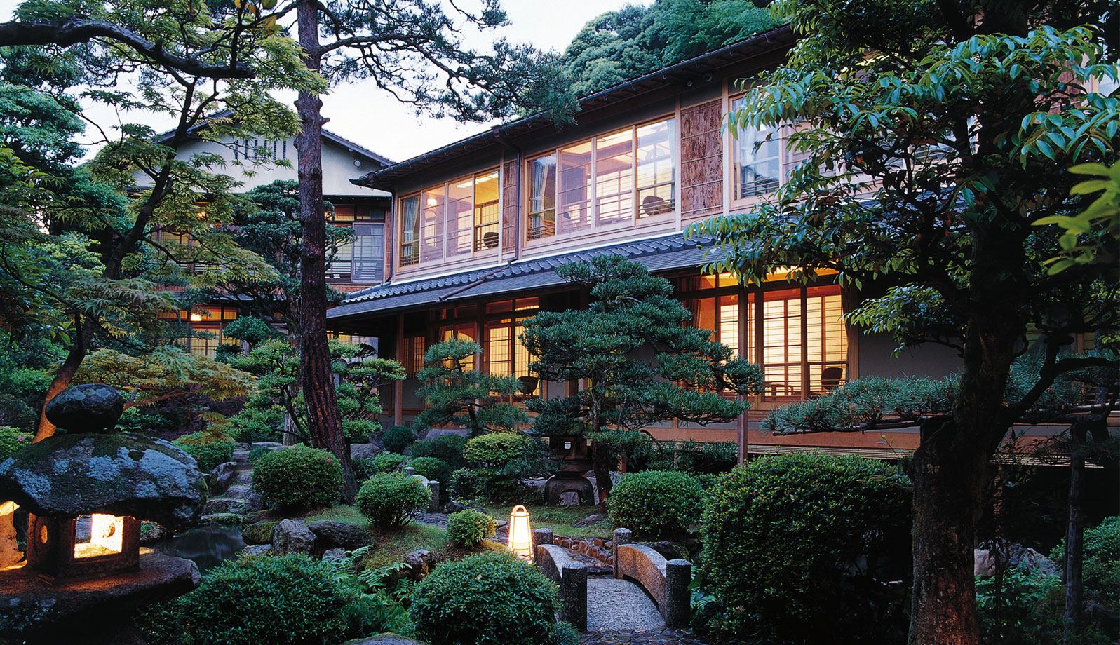 写真：西村屋本館 外観