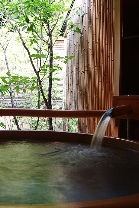 写真：平田館の露天風呂