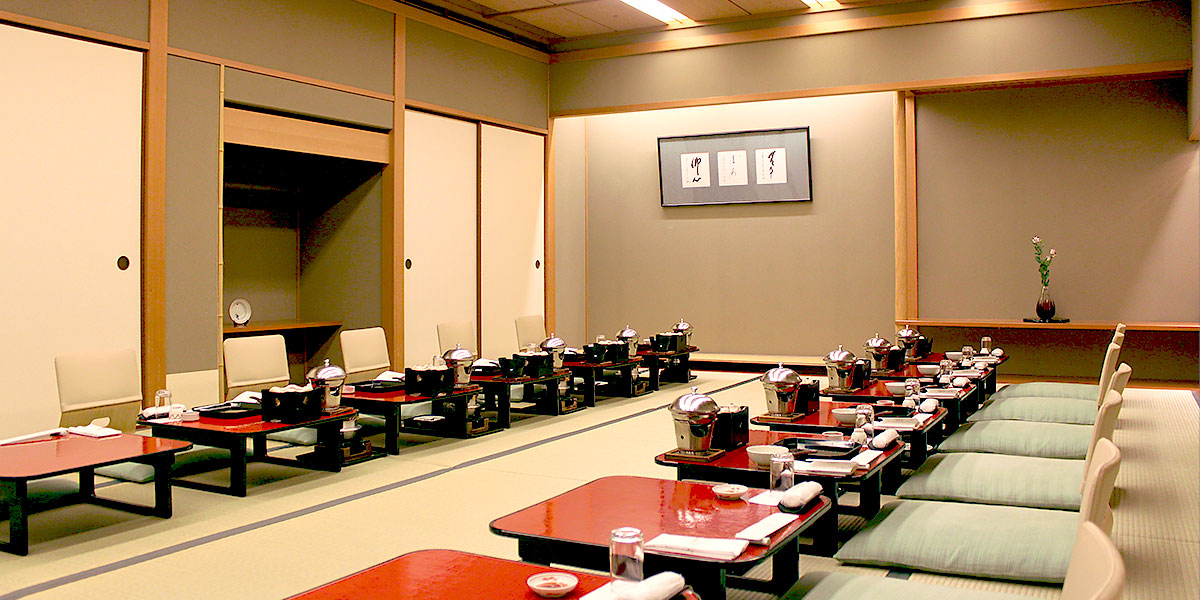 Private Dining Rooms “Rakugetsu”