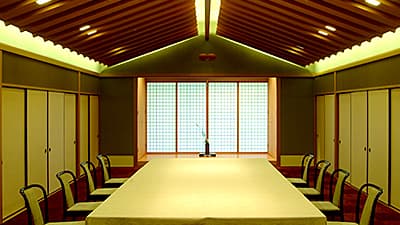 旅の一夜を、趣あるお部屋でゆったりと